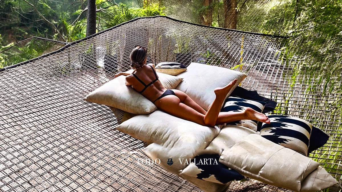Majahuitas Beach Party – Relaxing Hammock Lounge