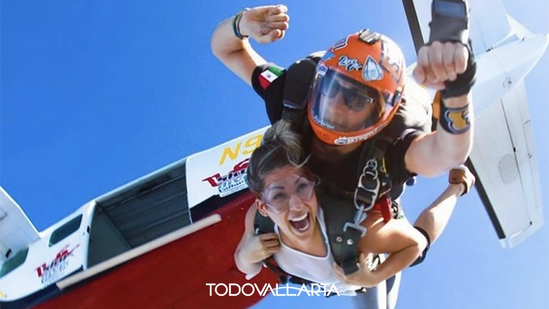 Skydiving over Mexico with GoPro